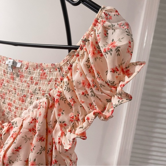 NWOT IRIS Floral blouse - Picture 6 of 10